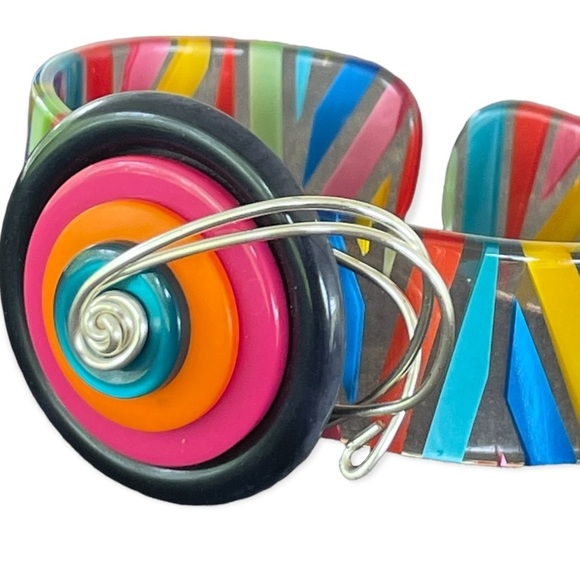 COLOURFUL resin cuff bracelet - Picture 3 of 5